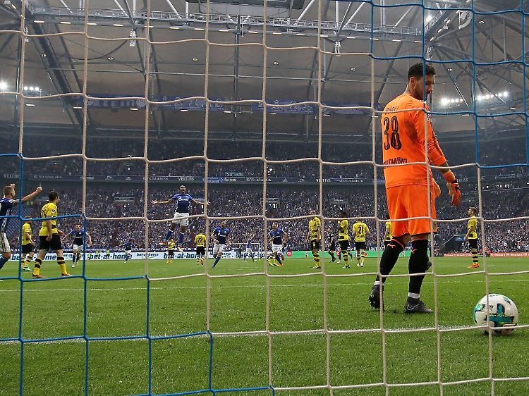 BVB-Keeper Roman Bürki sah beim 0:2 nicht gut aus. Damit war die Partie entschieden.