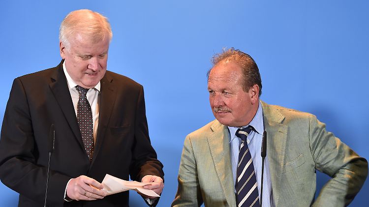 Seehofer und Bsirske machten den Eindruck als wollten sie noch oft miteinander verhandeln.
