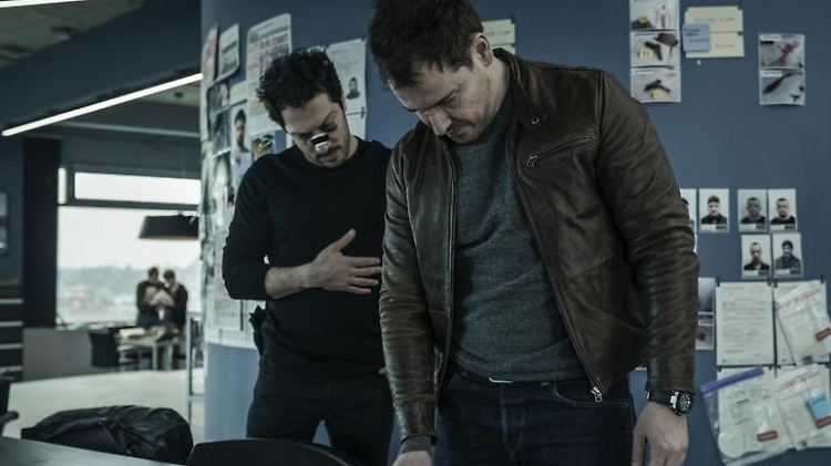Fahri Yardim und Felix Kramer in "Dogs Of Berlin" 