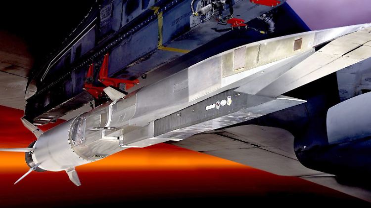 Der US-Hyperschalljet X-51A Waverider sieht aus wie eine Rakete und kommt auf Mach 6 Geschwindigkeit. Der geplante Flugkörper soll noch schneller werden.