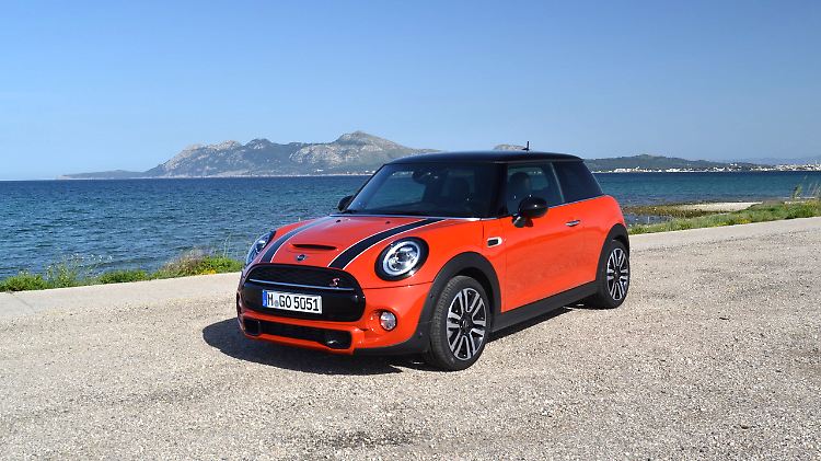 Der Mini ist auch nach dem Facelift das, was er schon immer war: eine Fahrmaschine.