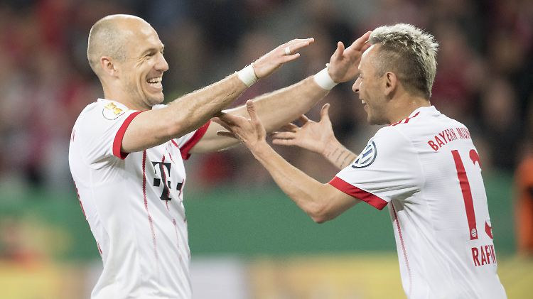 Weiter, immer weiter: Die Herren Robben und Rafinha.