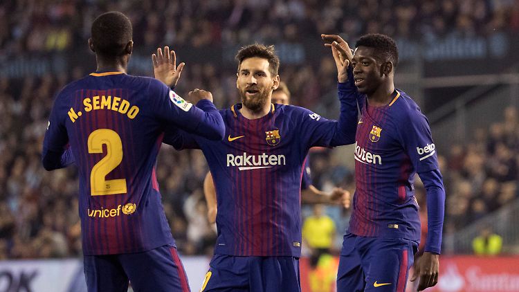 So Jungs, und jetzt gewinnen wir mal wieder den Pokal: Lionel Messi mit den Kollegen Nélson Semedo und Ousmane Dembélé.