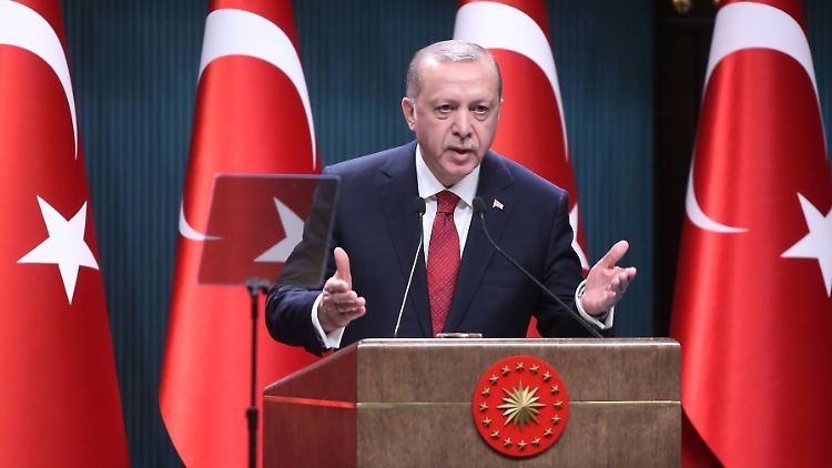 Der türkische Präsident Erdogan hat die Wahlen auf Juni vorgezogen.