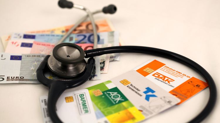 Wer 3000 Euro verdient, soll beim Zusatzbeitrag um 15 Euro entlastet werden.