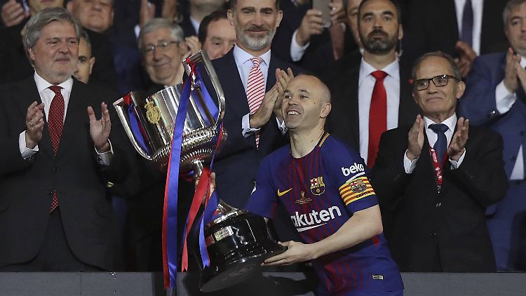 Der spanische Pokal ist der 31. große Titel, den Andres Iniesta mit dem FC Barcelona gewann. Ein weiterer wird noch folgen, dann geht der "Kaiser".