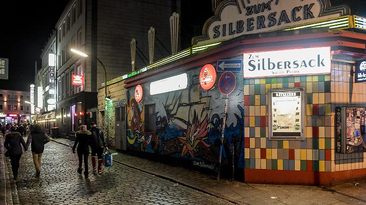 Die Hamburger Reeperbahn ist ein beliebtes Ziel für Junggesellenabschiede.