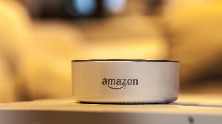 Die Roboter könnten Amazons Sprachassistentin Alexa in Zimmer ohne Echo-Lautsprecher des.
