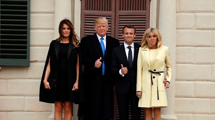 Die Trumps empfangen die Macrons im Weißen Haus.
