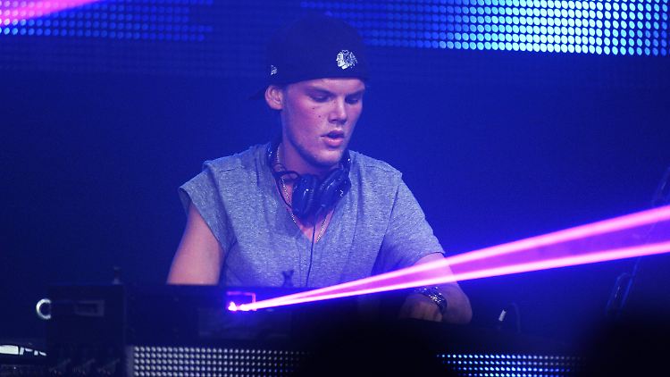Ängste, Alkohol, Arbeit bis zum Umfallen - das alles lastete auf seinem Leben: Tim Bergling alias Avicii.