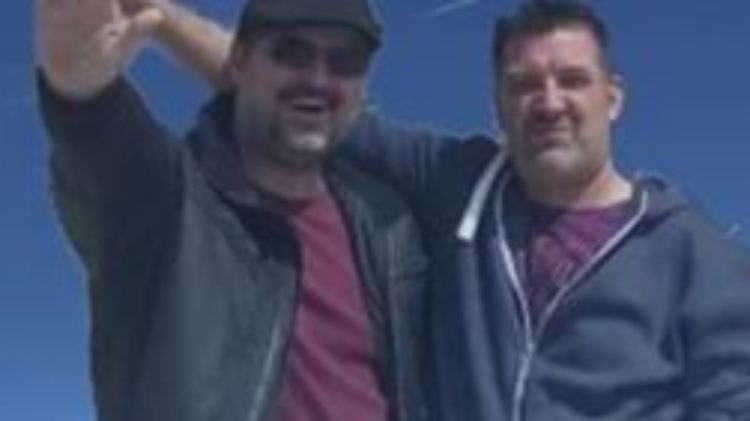Markus Schirling (rechts) soll das Foto im August 2014 gepostet haben.