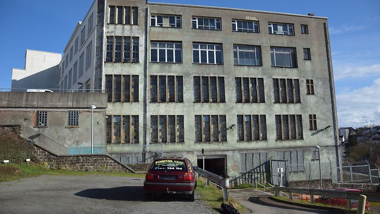 Die meisten der großen Schuhfabriken, die das Stadtbild dominieren, stehen seit Jahrzehnten leer.