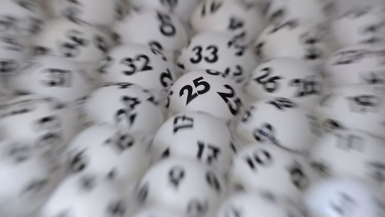 Im Jahr 2017 wurde mit Glücksspielen ein Brutto-Spielertrag von 13,5 Milliarden Euro erwirtschaftet.