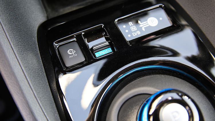 Der Schalter "e-Pedal" aktiviert eine erhöhte Verzögerung und die Rekuperation des Nissan Leaf.