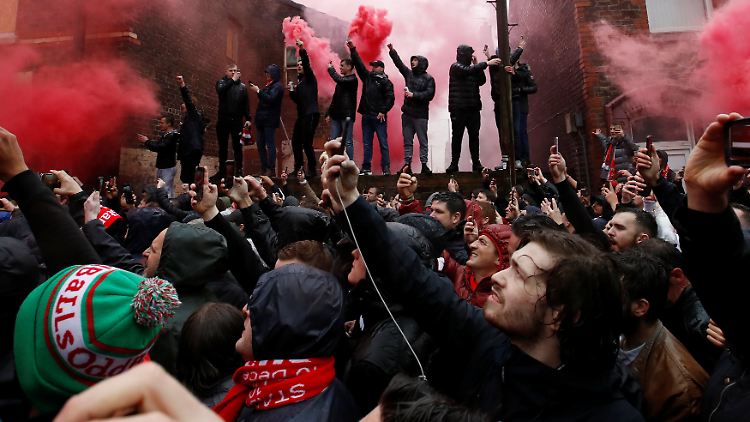 Liverpool-Fans waren vor dem Halbfinalhinspiel in der Champions League von Rom-Anhängern attackiert worden.