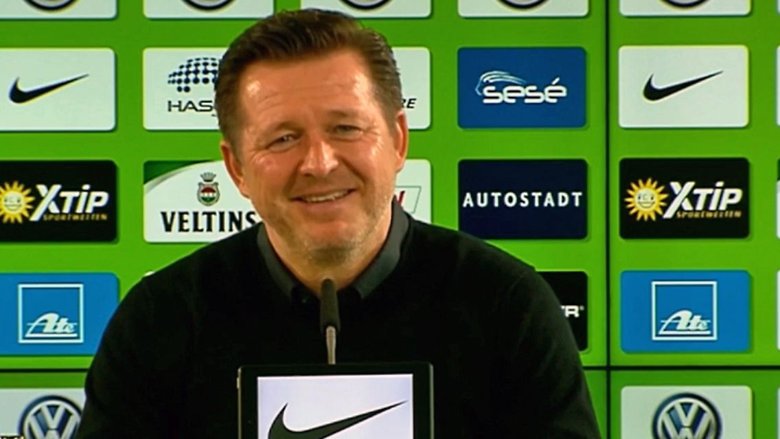 HSV-Coach.jpg