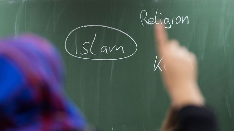 Lehrerinnen in Berlin dürfen nicht mit Kopftuch unterrichten.