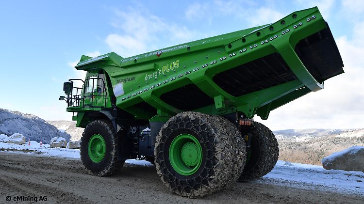 Allein der Akku des E-Dumpers wiegt mehr als zwei normale Autos.