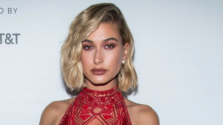 Hailey Baldwin zeigt in einer TV-Show ein überraschendes Talent.