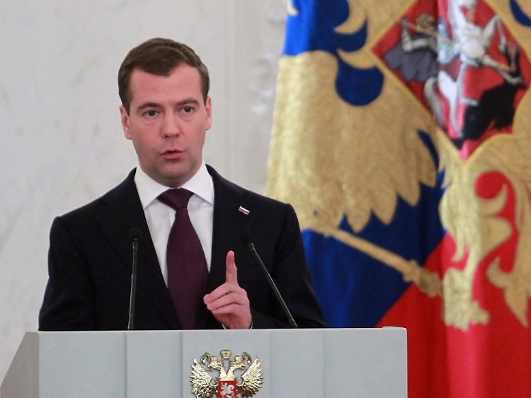Noch immer bemüht sich Medwedew um die Abgrenzung von Amtsvorgänger und Ministerpräsident Putin.