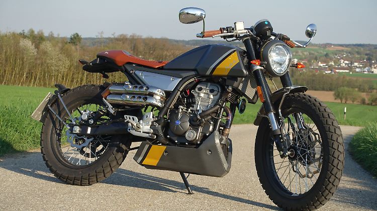 Extrem kurz geraten ist das Heck der Mondial HPS 125i, entsprechend knapp die Sitzbank.