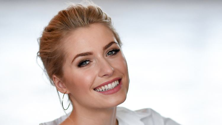 Für alle Instagram-Nutzer, die ihre natürlichen Bilder nicht sehen wollen, hat das Model einen Rat: "Entfolgen."