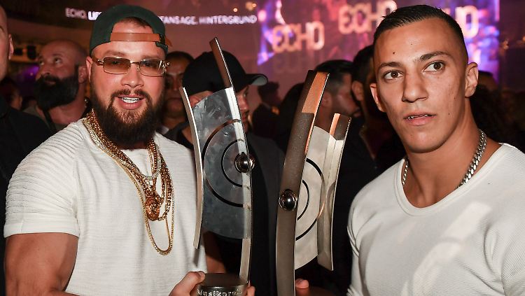 Gegen die Echo-Preisträger Kollegah und Farid Bang wird ermittelt.