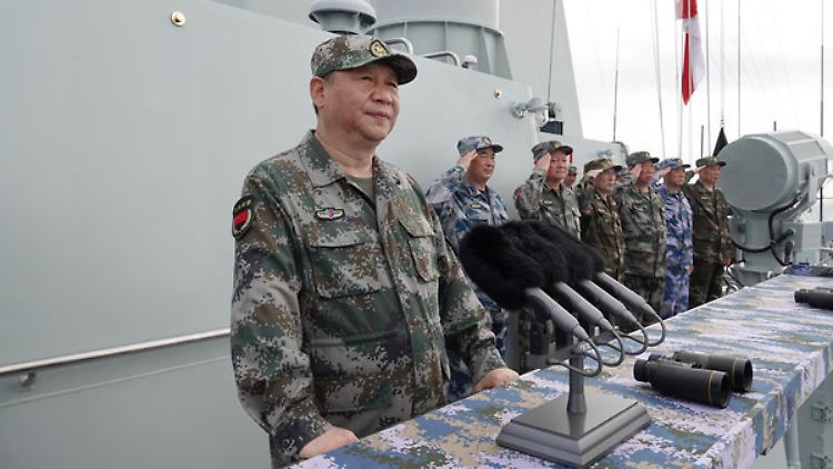 Staatspräsident Xi Jinping auf einem Schiff der chinesischen Marine im April 2018.