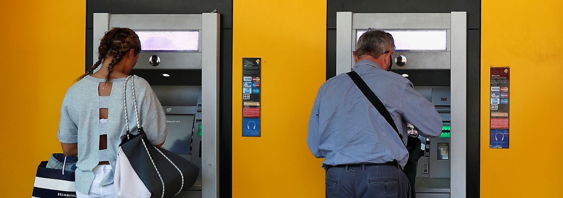 Das Kreditinstitut versichert, es bestehe kein Grund zur Sorge. Die Datenträger enthielten keine Passwörter oder PIN.