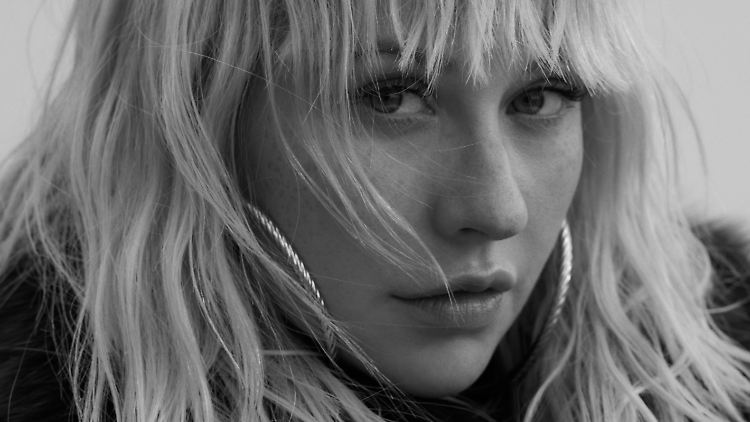 Auf ihren Promo-Fotos geht es gesitteter zu als im neuen Musikvideo von Christina Aguilera.