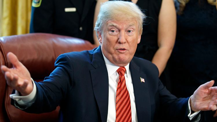 Trump widerspricht einer früheren Aussage im Zusammenhang mit Stormy Daniels.