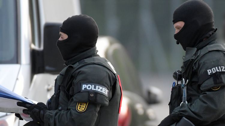 Die Polizei durchsuchte am Morgen das Flüchtlingsheim in Ellwangen.