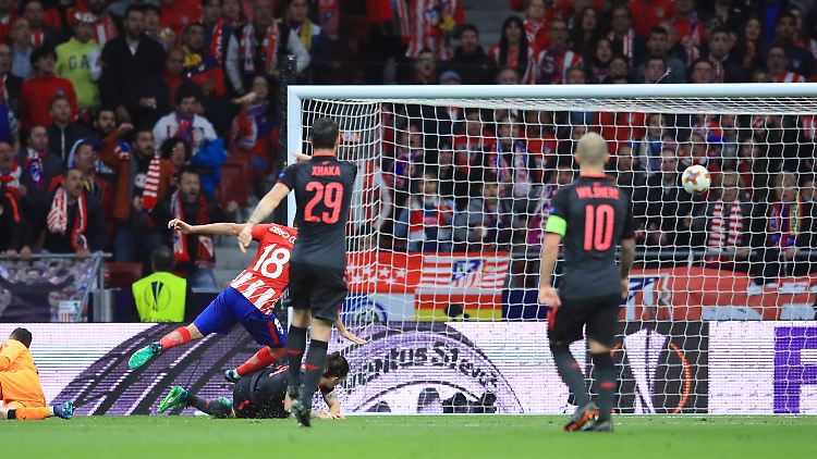 Diego Costa trifft zum 1:0 von Atletico Madrid. 