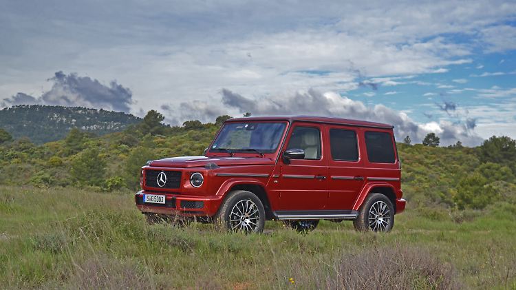 Scheinbar unverändert steht die Mercedes G-Klasse im Gelände. Dennoch ist alles neu und das erfährt man auch.