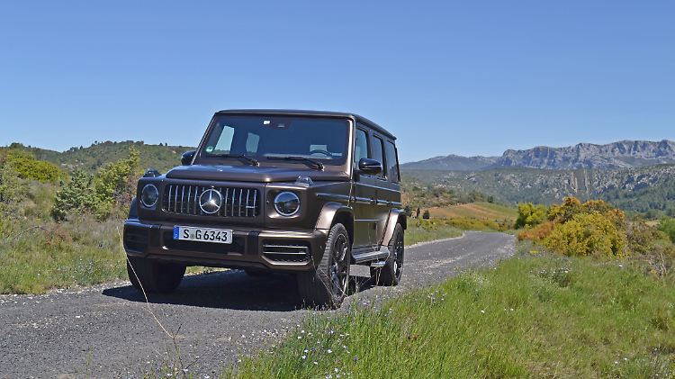 Auf der Straße spielt der Mercedes-AMG G 63 sein ganzes Können aus und wird auf Wunsch zum Kurvenräuber.