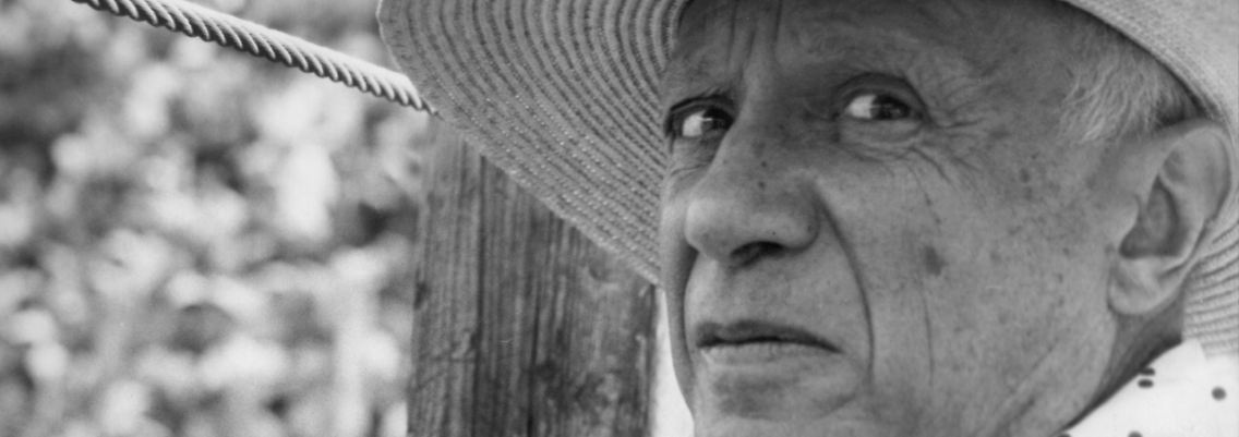 Der in Spanien geborene Künstler Pablo Picasso gilt als Mitbegründer des Kubismus. Sein Werk umfasst weit mehr als 15.000 Arbeiten, darunter Ölgemälde, Zeichnungen, Grafiken, Plastiken oder Keramikarbeiten.