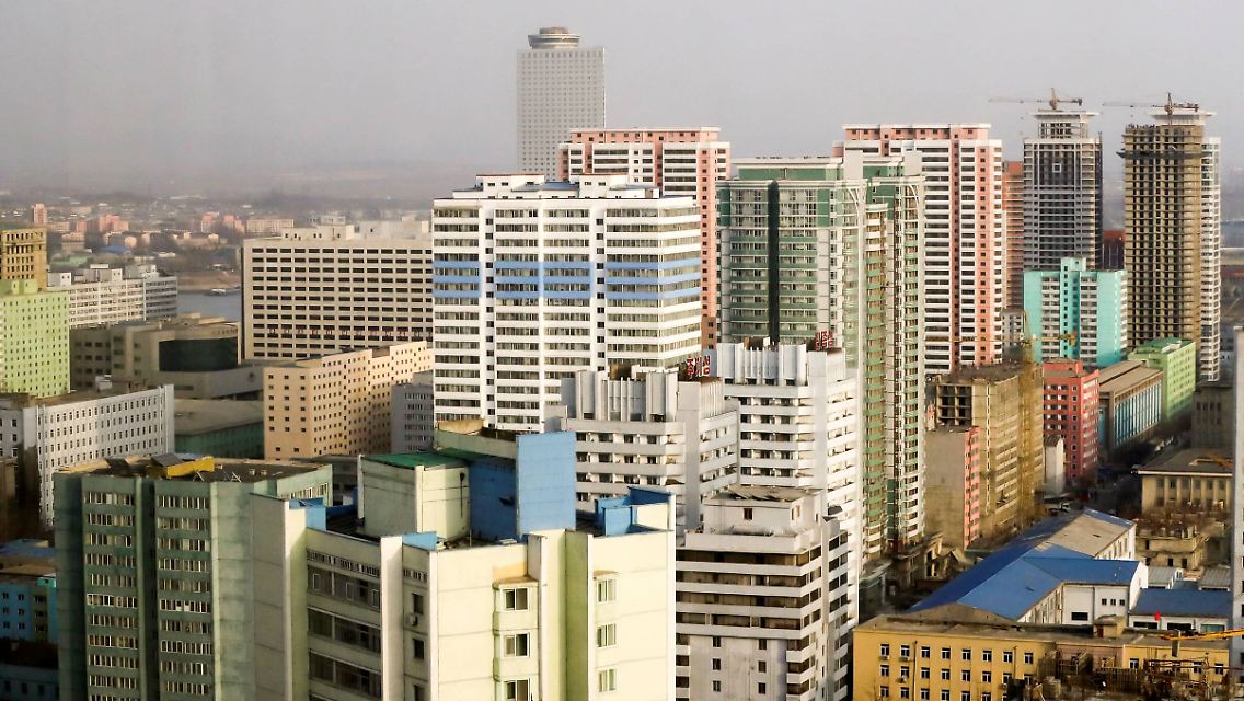 Hochhäuser in Nordkoreas Hauptstadt Pjöngjang. Öffnet sich das Land für Baufirmen aus dem Süden?