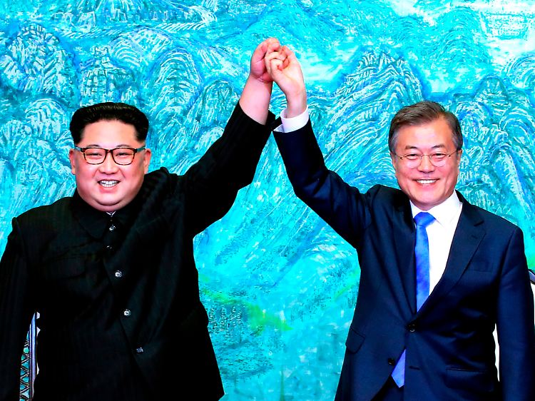 Kim Jong Un und der südkoreanische Präsident Moon Jae In trafen sich am 27. April im Grenzort Panmunjom.