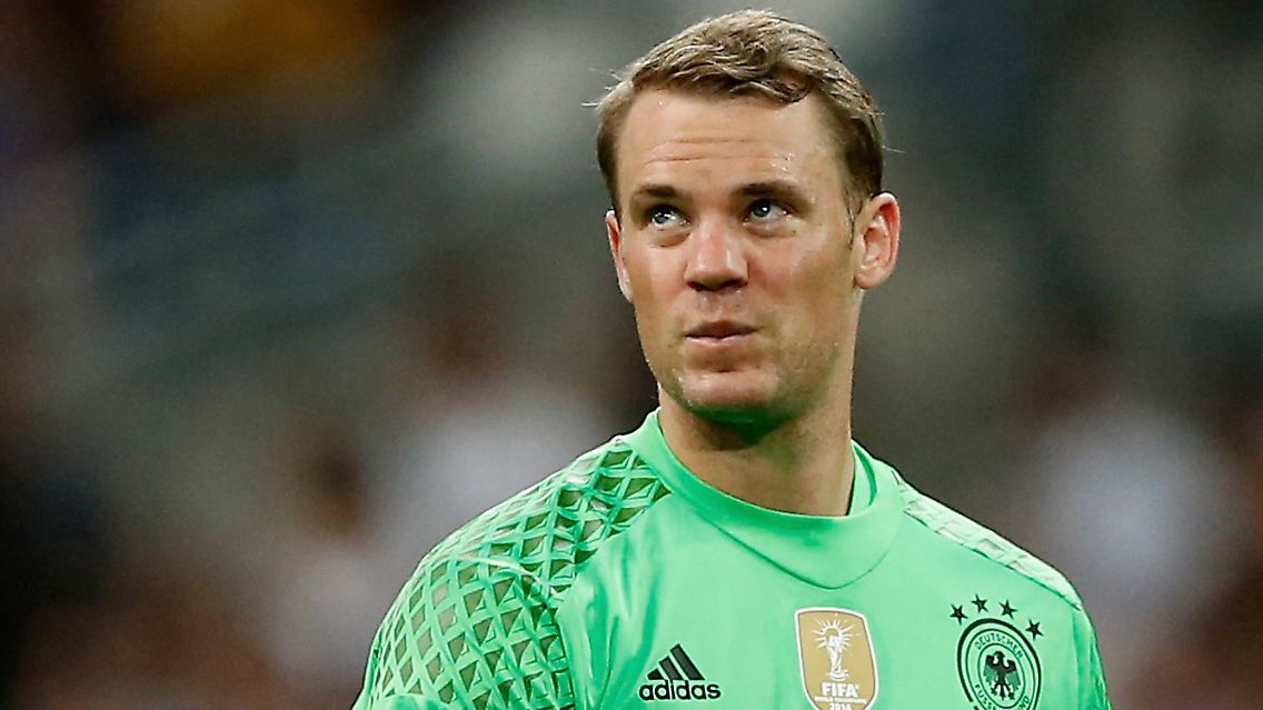 TOR: Manuel Neuer (FC Bayern München), 32 Jahre alt, 74 Länderspiele. Ob der Fuß hält? Löw wird beim Keeper kein Risiko eingehen und hoffen, dass die etatmäßige Nummer eins noch fit wird.