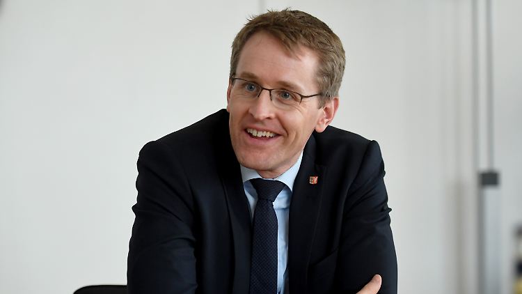 CDU-Landeschef Daniel Günther kann mit dem Ergebnis der Kommunalwahl - trotz CDU-Verlusten - zufrieden sein.