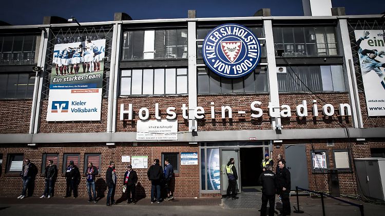 Holstein Kiel will unbedingt im eigenen Stadion bleiben.