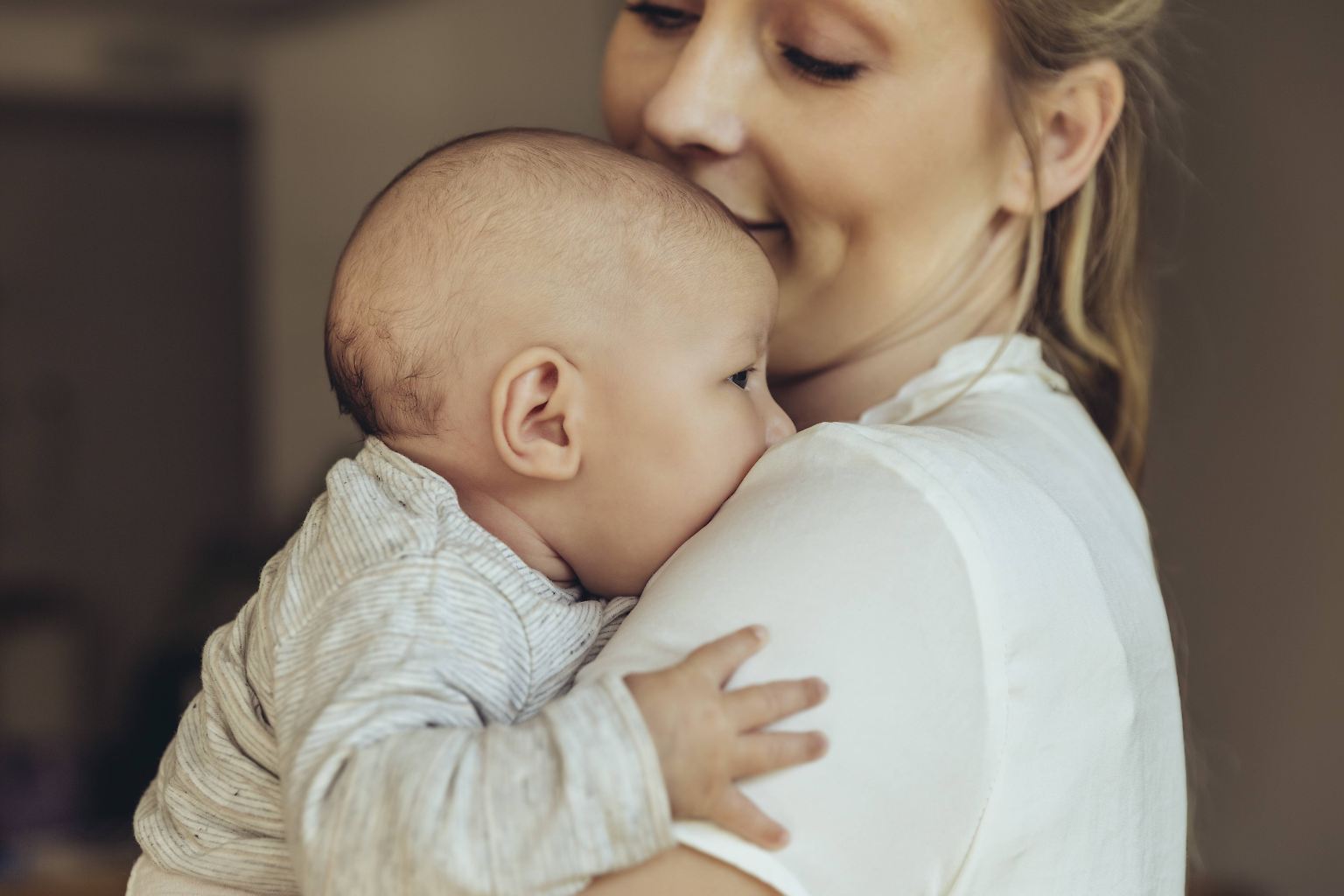 Mütter opfern sich für ihre Kinder selbstlos auf, so die gängige Deutung von Mutterliebe.