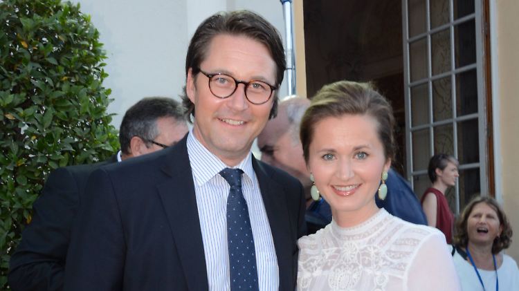 Hier sehen sie noch glücklich aus: Andreas Scheuer und seine Sabine.