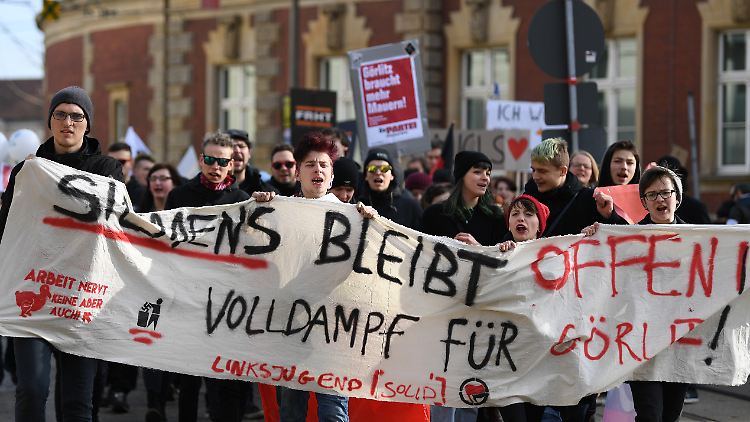 In Görlitz, an anderen Standorten und in der Hauptstadt hatten Tausende Siemensmitarbeiter und Unterstützer gegen die Werksschließungen mobilgemacht.