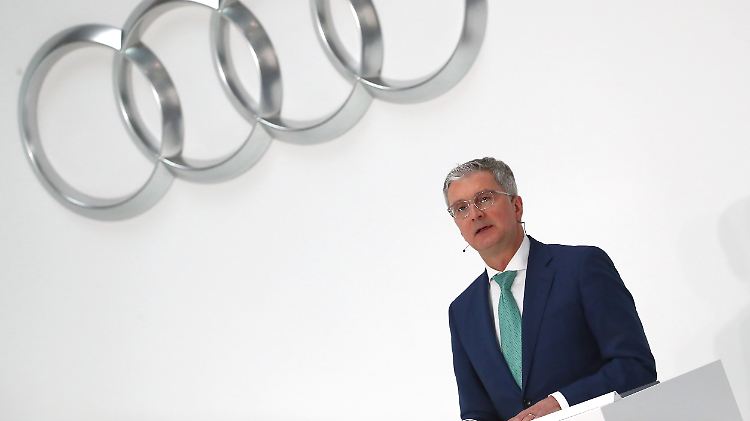 Audi-Chef Rupert Stadler muss sich auf der Hauptversammlung des Autobauers in Ingolstadt unangenehmen Fragen der Aktionäre stellen.