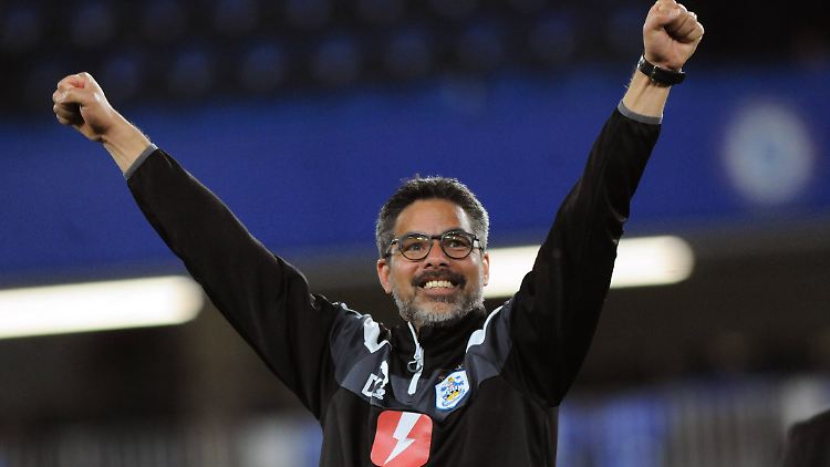 Hoch die Hände Wochenende - dabei feiert David Wagner mit Huddersfield auch den Klassenerhalt.
