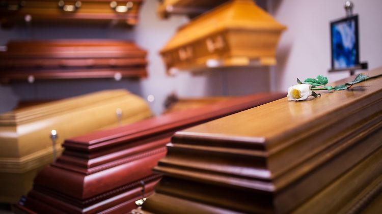 Trotz mehr Todesfällen sind die Umsätze der Bestatter nicht gestiegen.