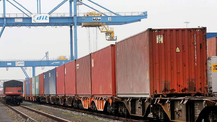 China unterhält auch regelmäßige Zugverbindungen nach Duisburg und Wien.