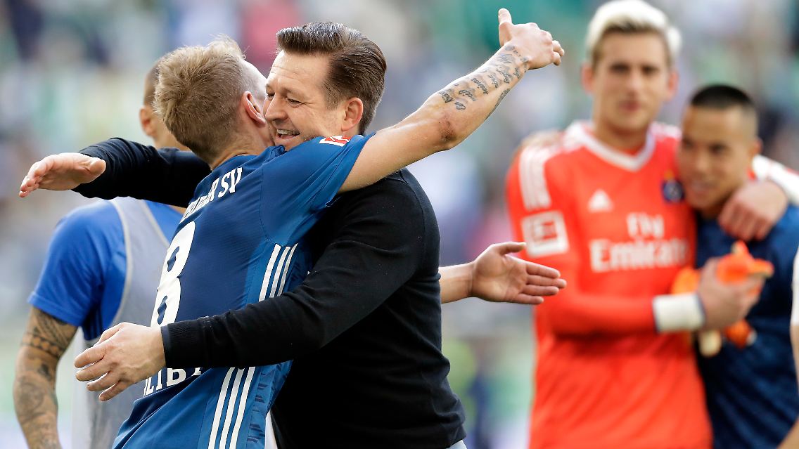 CHRISTIAN TITZ: Sorgte dafür, dass nicht mehr ganz so viele Fußball-Fans dem HSV endlich die 2. Liga wünschen. Vereinte Team und Fans im Schnellverfahren. Soll einen neuen Trainervertrag bekommen.