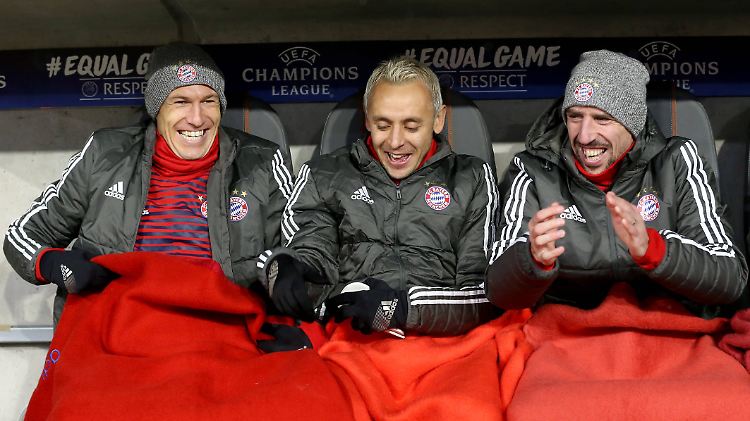Auch wenn sich Robben und Co öfter mal auf der Bank wiederfinden: Noch baut der FC Bayern auf seine Altmeister.